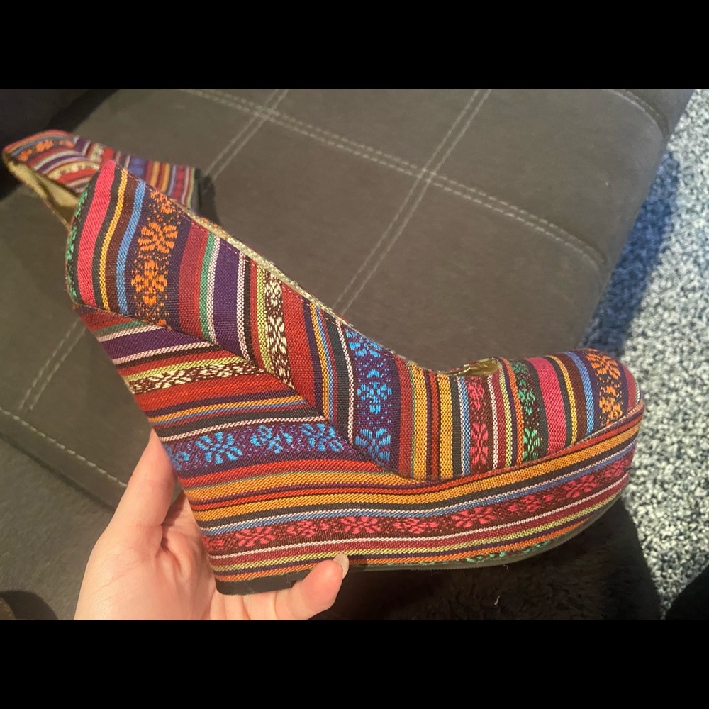 Colorful, striped Wedges! - Picture 2 of 4